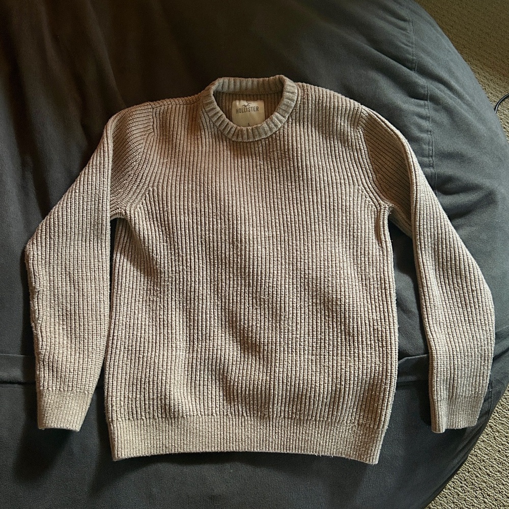 COPY - Hollister Ribbed Sweater